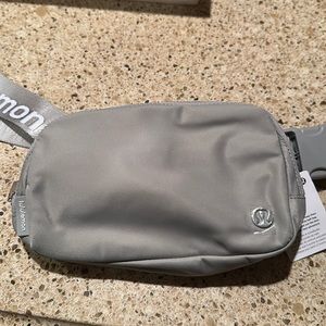 Lululemon everywhere belt bag
